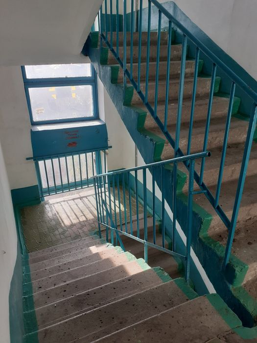 Продам двухкомнатную.