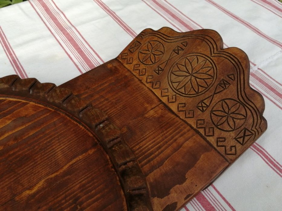 Vand suport de farfurii din lemn