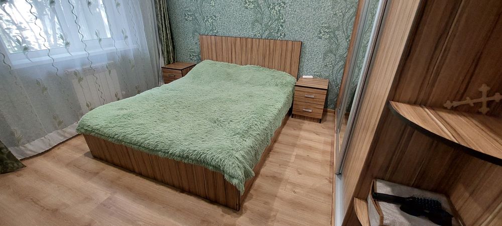 Продам спальный гарнитур