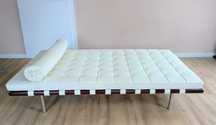 Canapea stil Barcelona Day Bed de Mies van der Rohe pentru Knoll