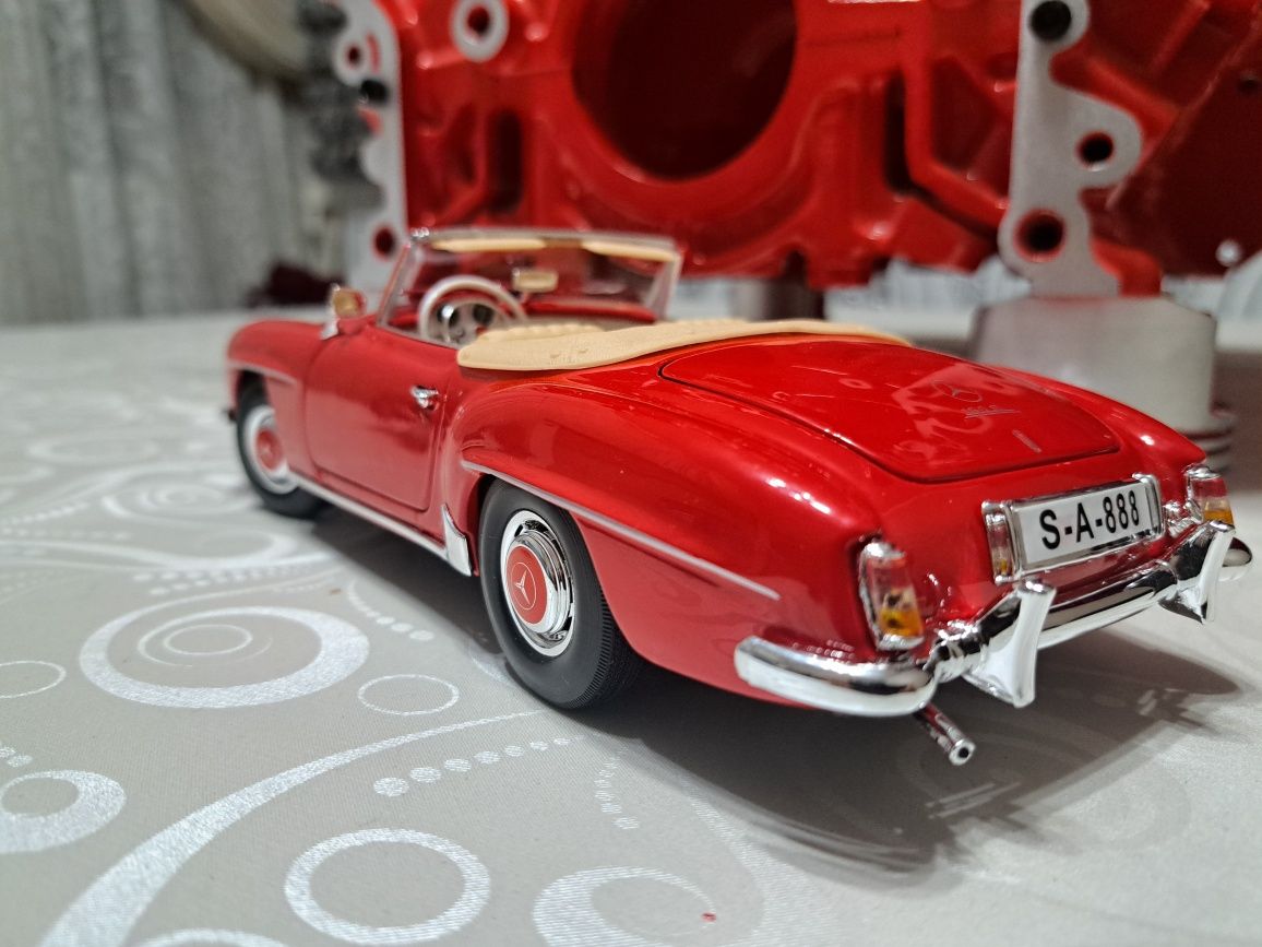 Mercedes-Benz SL  масштабная модель 1:18