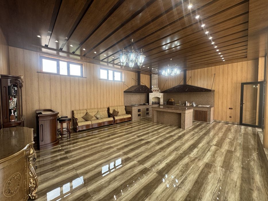 Продаётся Роскишный Евродом.