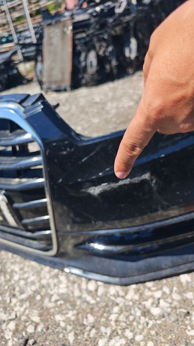 S-line предна броня Audi A6 C7 4G0 оборудвана с решетки има дефект