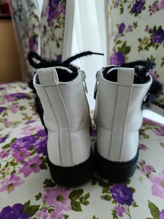 Vand ghetute fetite mar 30