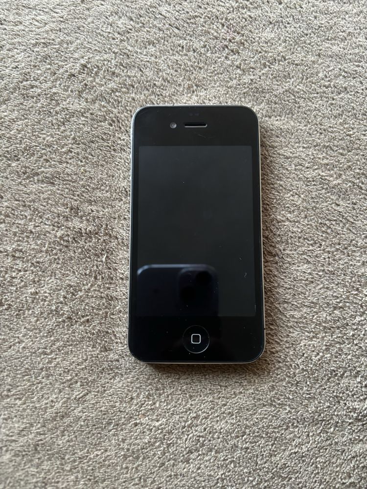 Продавам Apple iphone 4