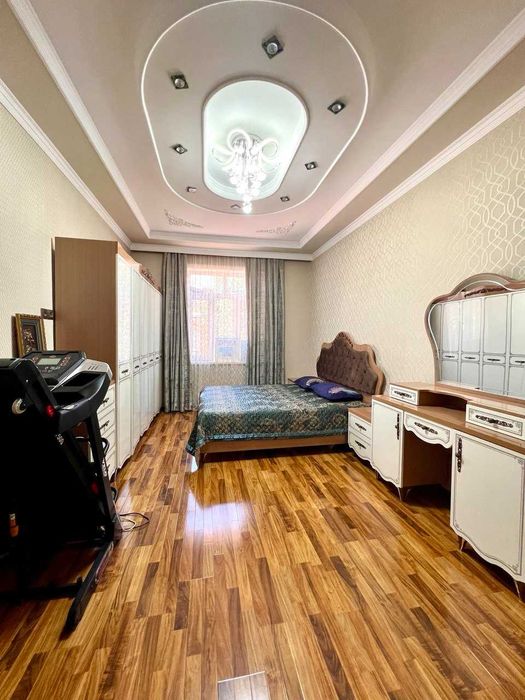 Уч Кахрамонда ховли сотаман. 5 сот. продаю участок со всеми удобствами