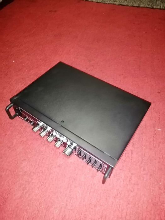 Usilitel 220w 25 mm