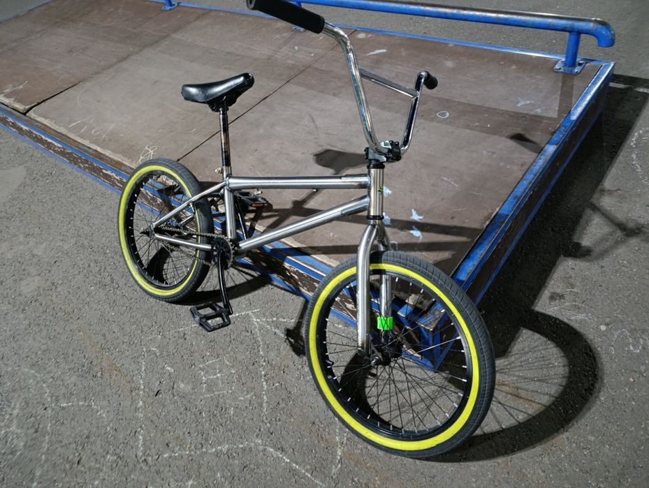 BMX в нормальном состоянии продаётся на запчасти