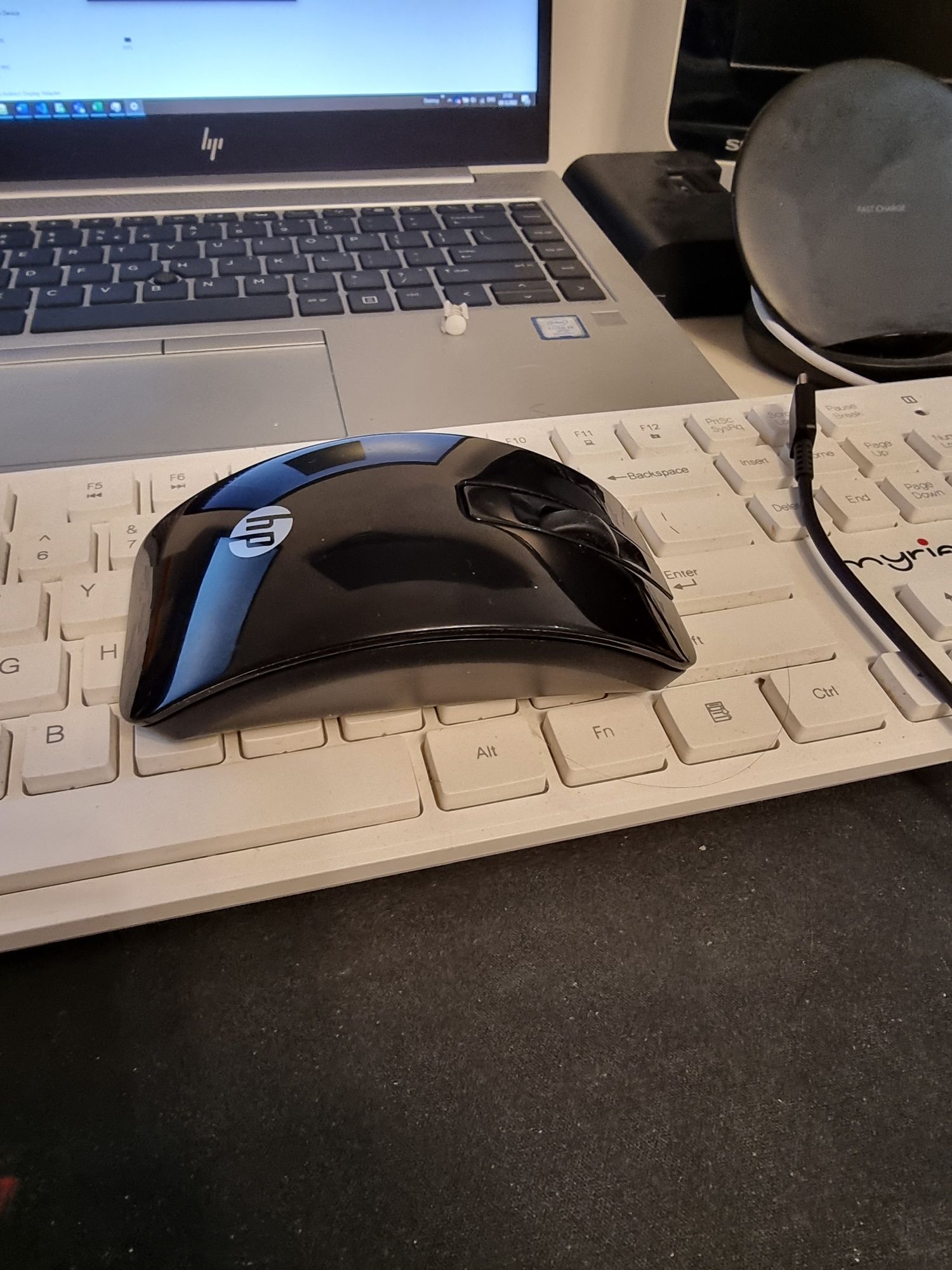 vand kit mouse si tastatura HP WIRELESS