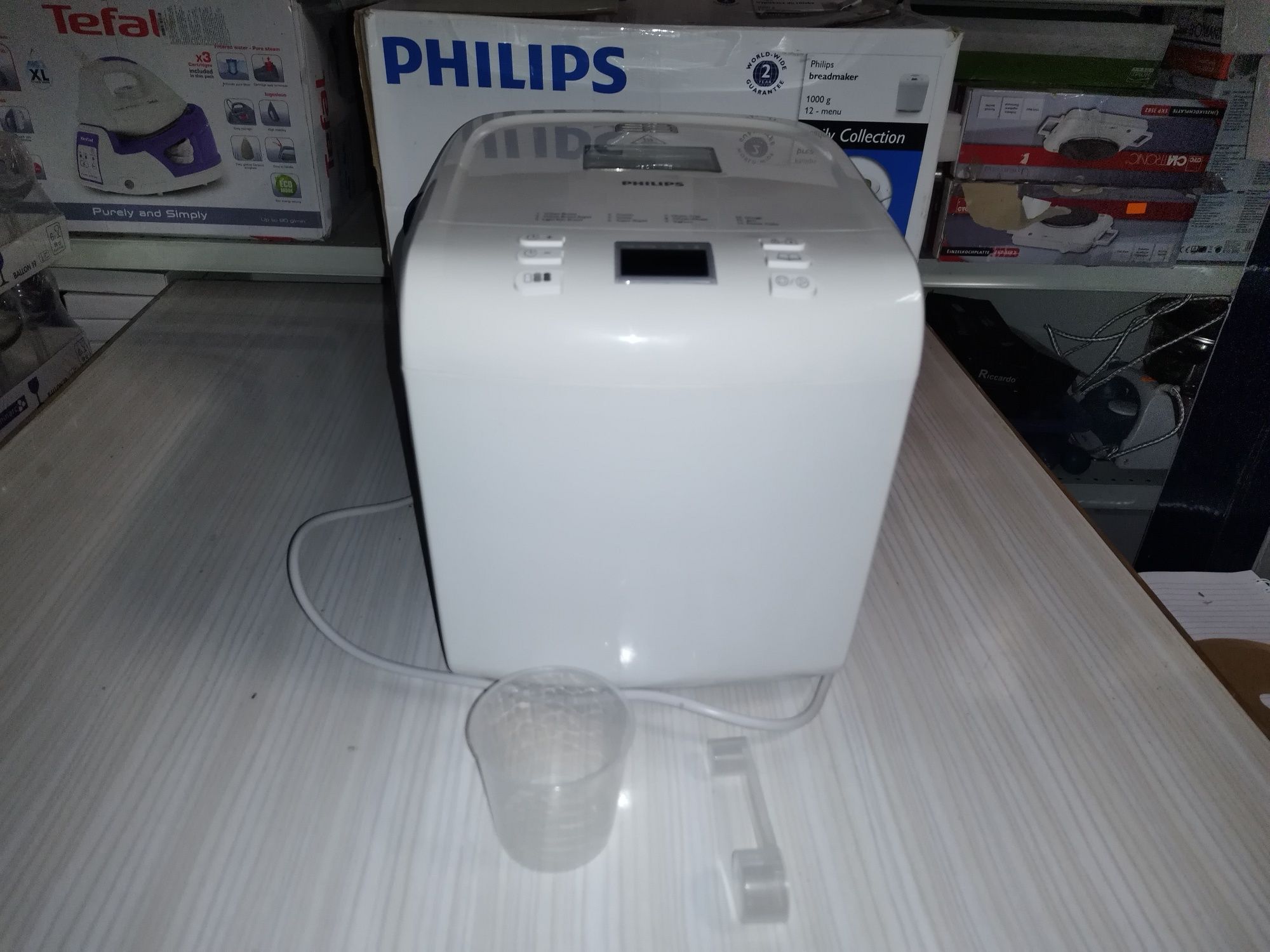 Хлебопекарна Philips HD9016/30, 480 W, 1000 гр, 12 програми, Бяла
Хлеб