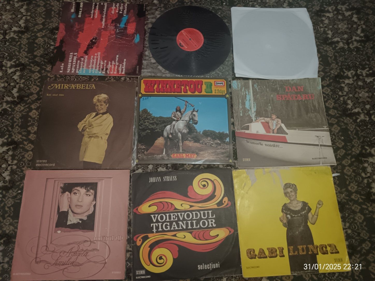 Diverse placi de vinil pentru pick-up. Lot aprox. 400.