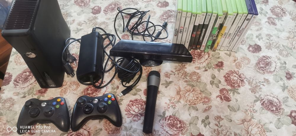 Xbox 360 250gb пълен комплект + кинетика и миктофон