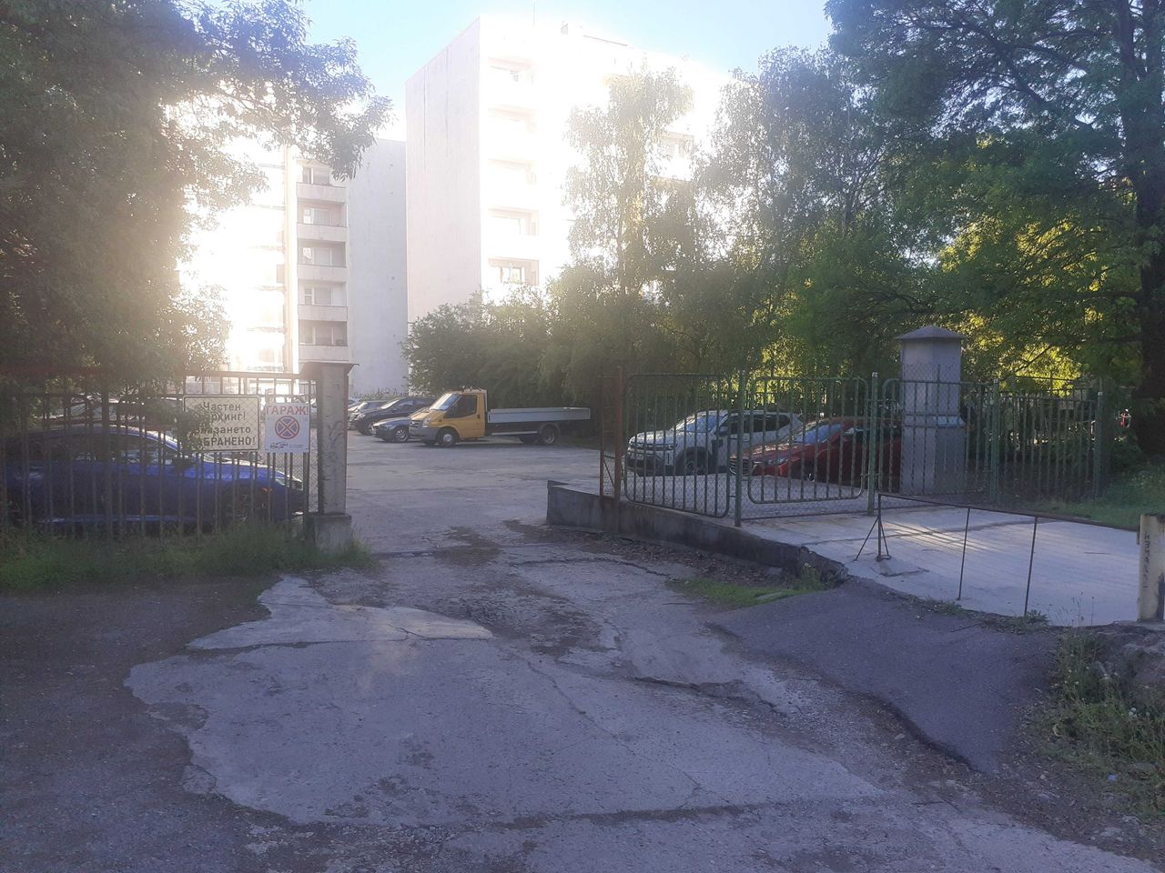Дава се под наем Гараж / Паркомясто в София, Гео Милев - 13 кв.м за 51 € - Снимка #1