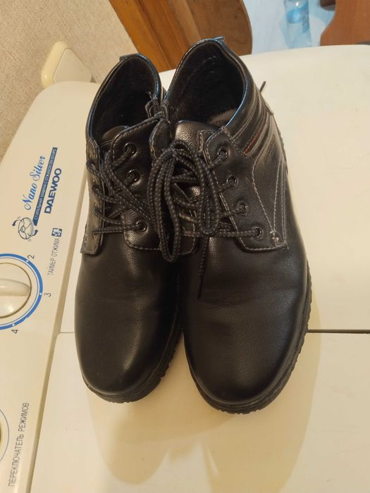 Продам ботинки для мальчика в отличном состоянии