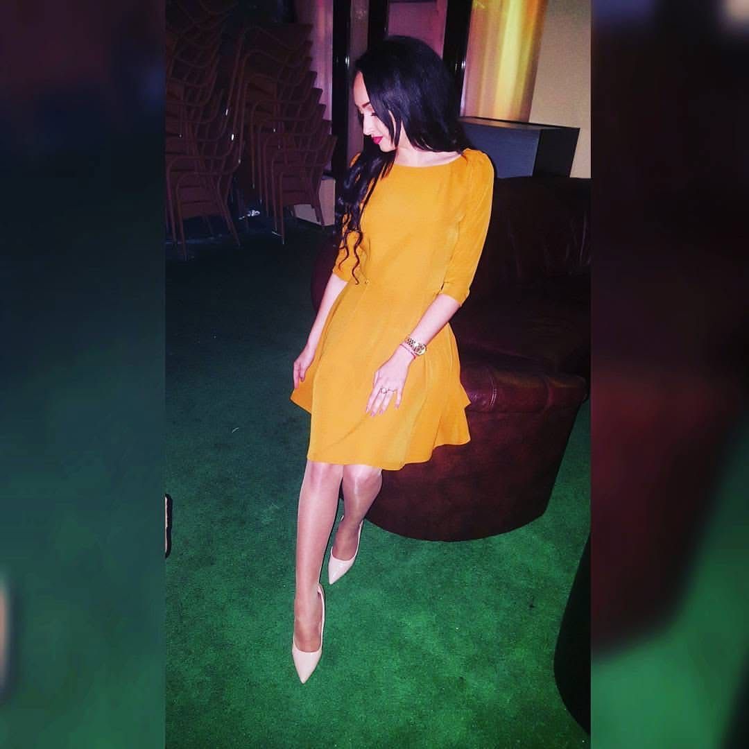 Vând rochie galbenă, Inpuff, mărimea M(38), până la genunchi