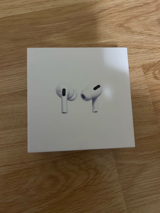 Apple Air pods със калъф
