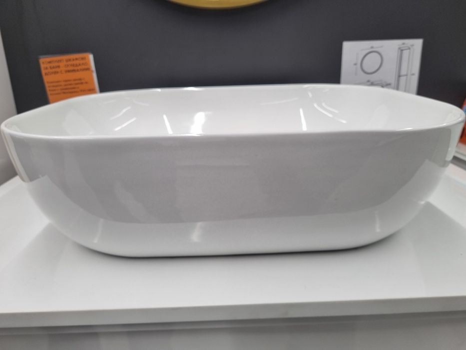 Чисто нова мивка за баня