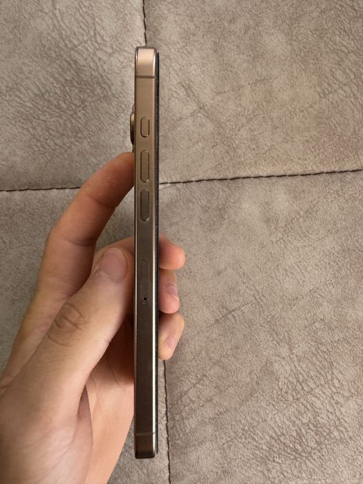 Iphone 16 pro max desert