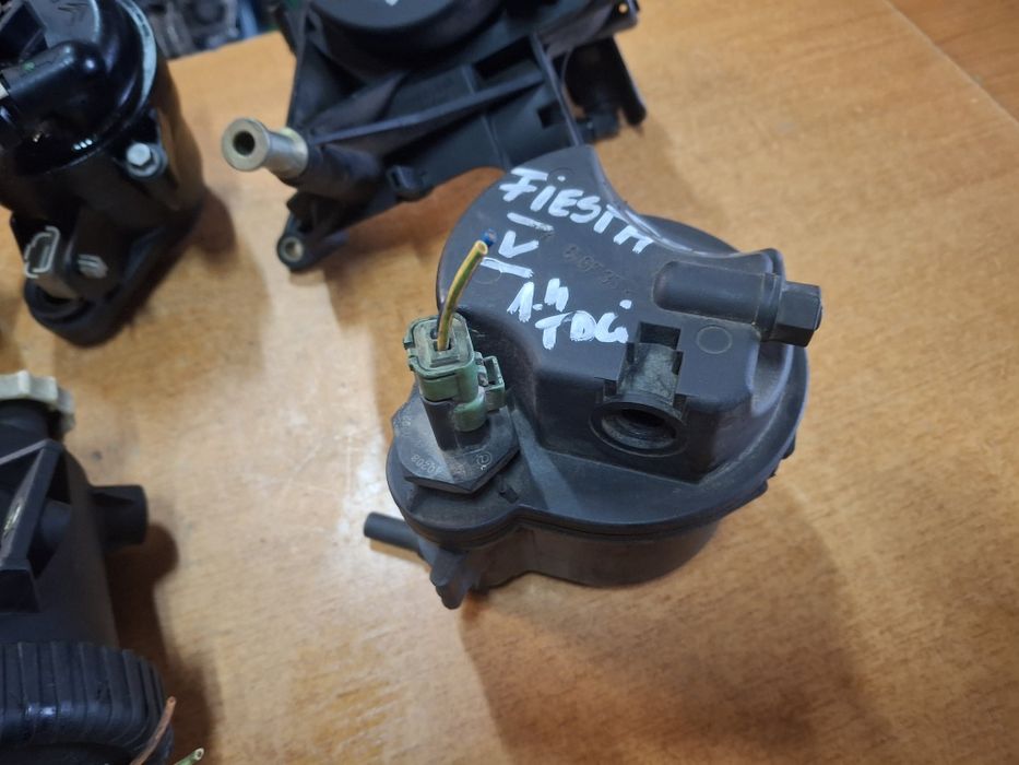 Carcasa filtru motorină  Ford Focus Fiesta Citroen Peugeot 1.4 1.6 2.0