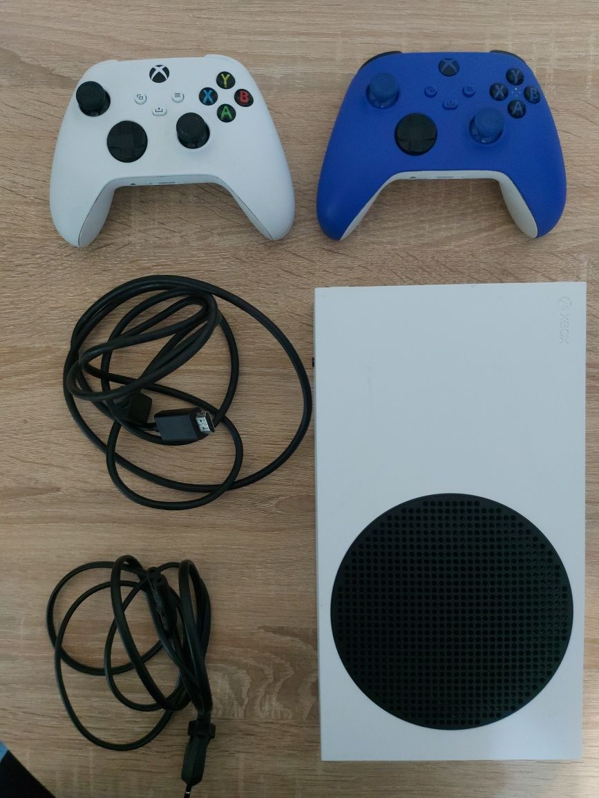 Consolă Xbox Series S + un controller