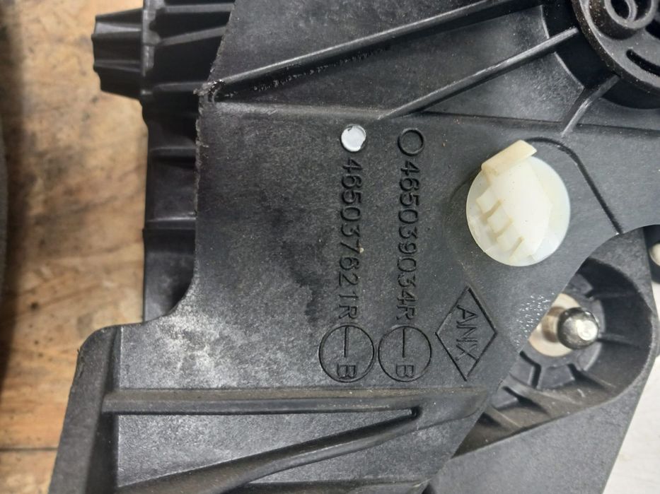 Pedala de ambreiaj 465039034r Dacia Logan 2 [facelift] [2017 - 2020]