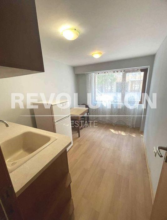 Дава се под наем Двустаен апартамент в Варна, Лятно кино Тракия - 42 кв.м за 300 € - Снимка #2