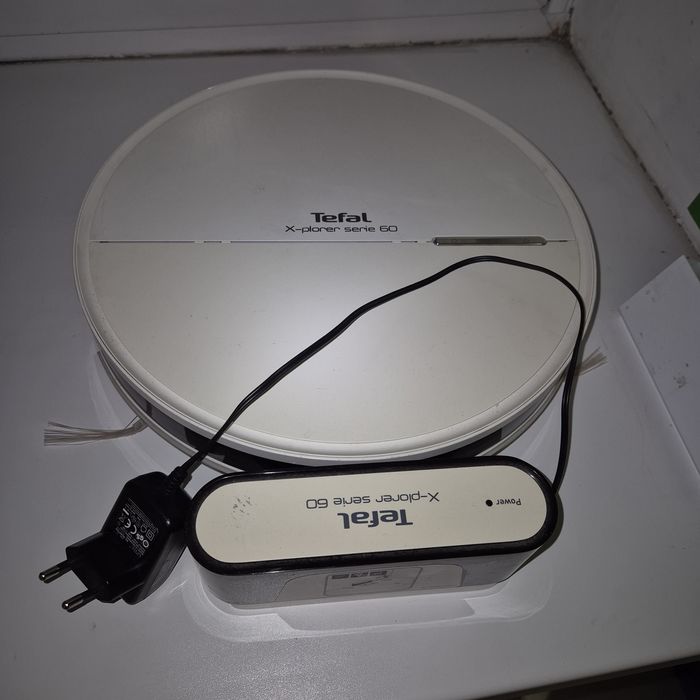 Продам робот-пылесос Tefal