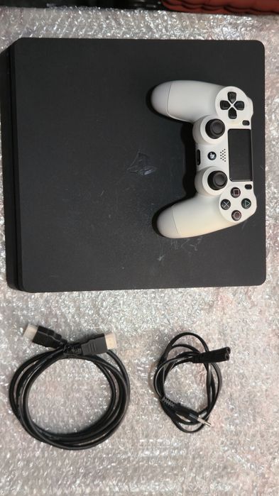Vând Playstation 4 Slim / Ps4 Slim