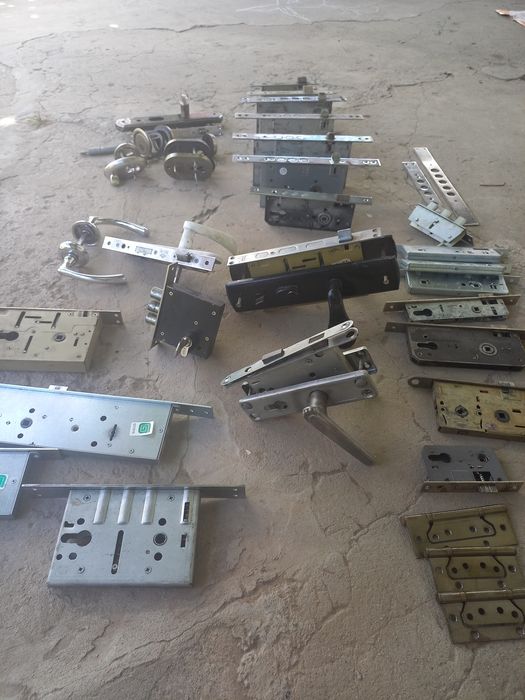 Продам замки на двери