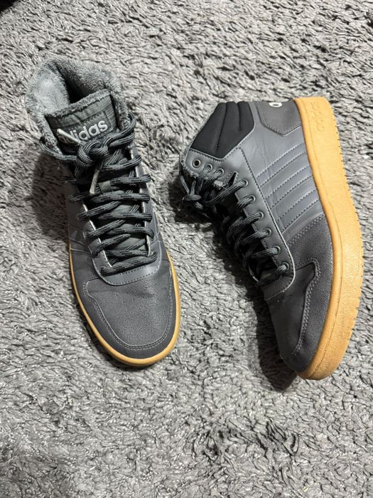 Adidași tip gheata Adidas marimea 44 2/3