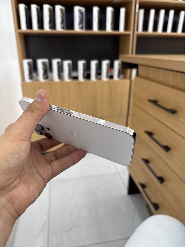 Iphone 13 pro max white 256GB 77%