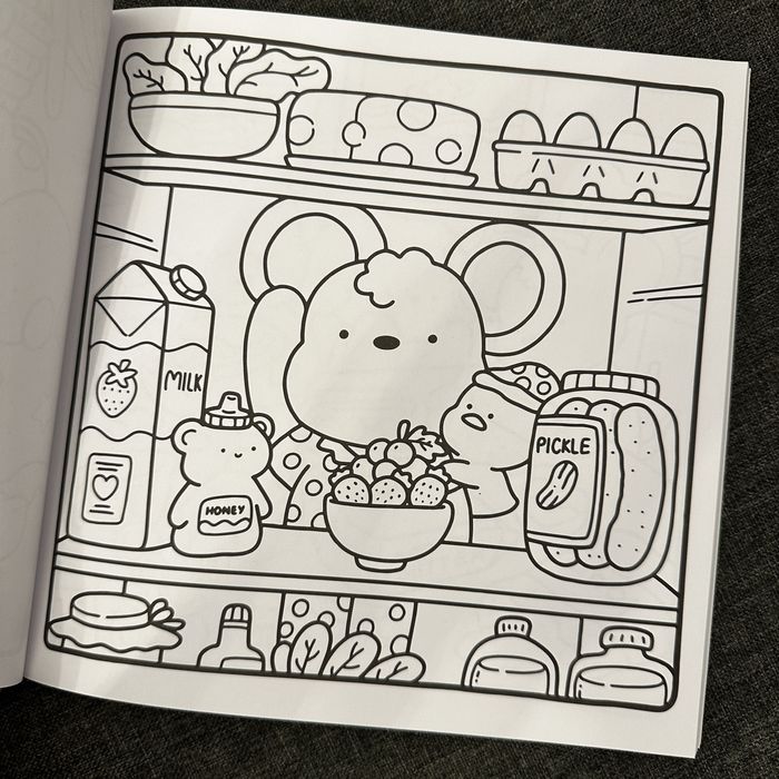 Carte de colorat Cozy Friends de la Coco Wyo