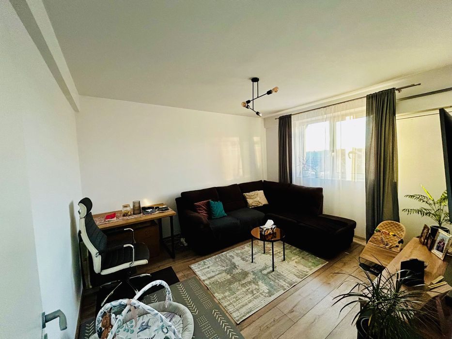 Apartament 2 camere, 2 locuri de parcare și boxă în Valea Adâncă