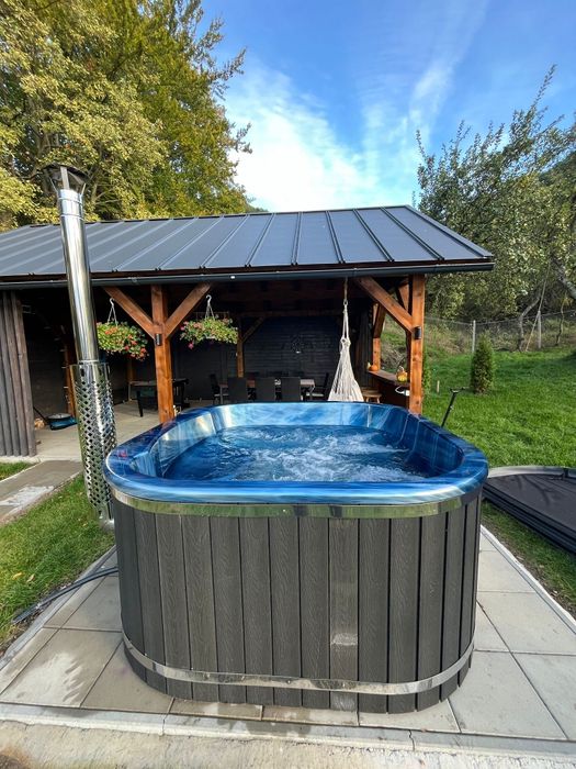 De inchiriat Cabane A-Frame pt 2-4 pers. jacuzzi incalzit