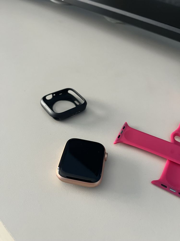 Apple watch se 2 rose gold