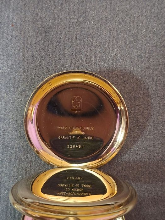 Doua ceasuri in stare foarte bună