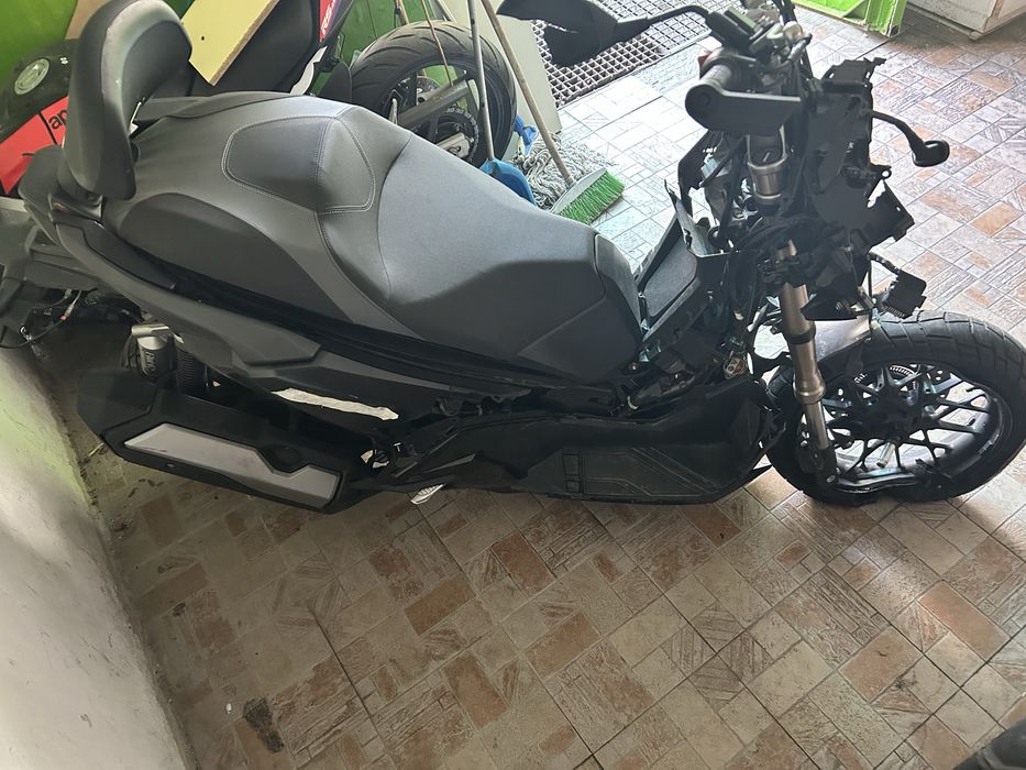 Honda ADV 350 на части