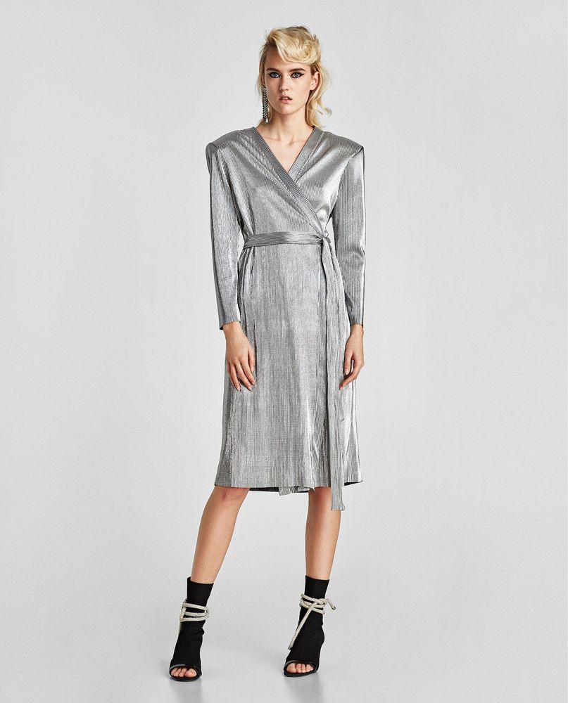 ZARA сребриста плисирана рокля