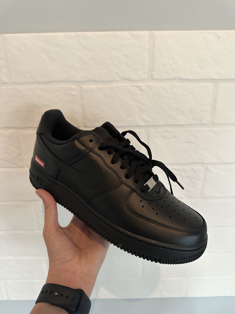 Nike Air Force 1 Low Supreme Black