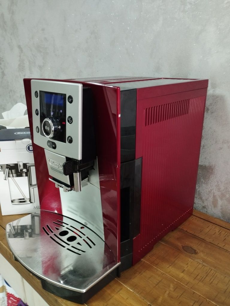 Aparat espressor de cafea DeLonghi Perfecta Cappuccino Rosu