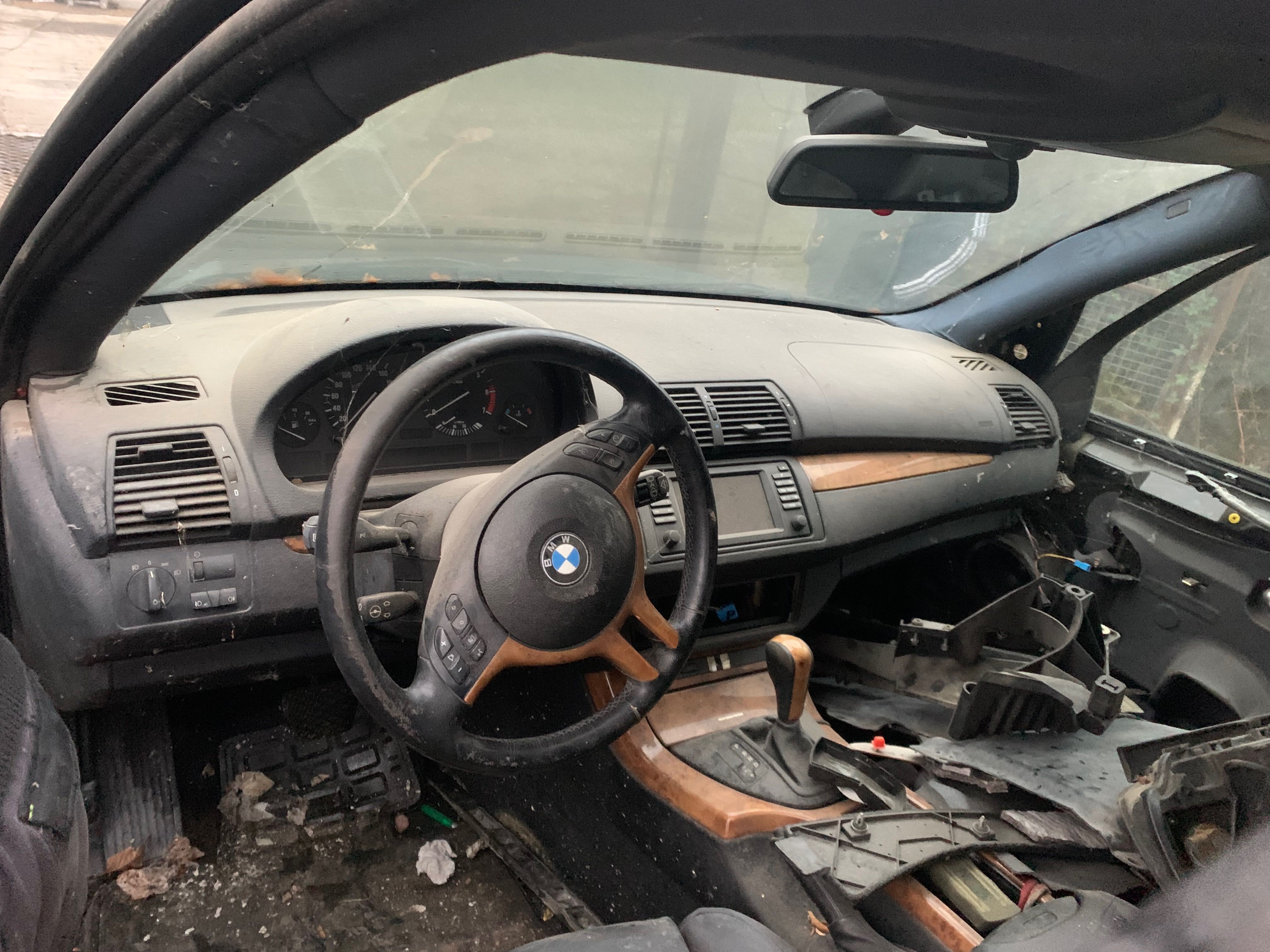 Bmw X5 4.4 286кс 2002г
