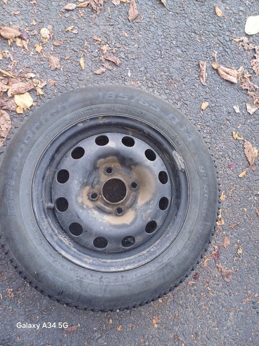 Vand 4 cauciucuri de iarna 185/65 R 14