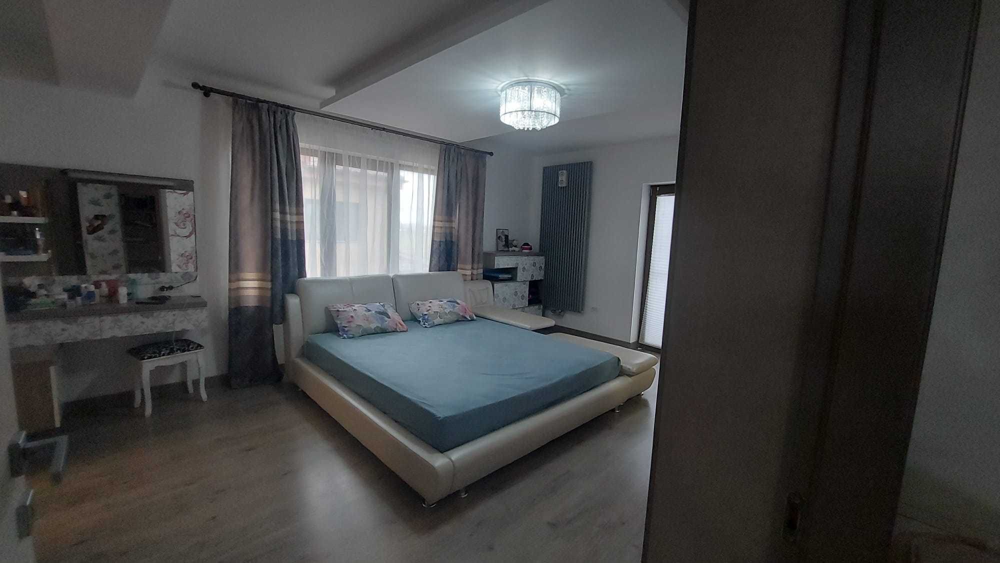 Casă / Vilă cu 5 camere de vânzare in Tuzla Constanta