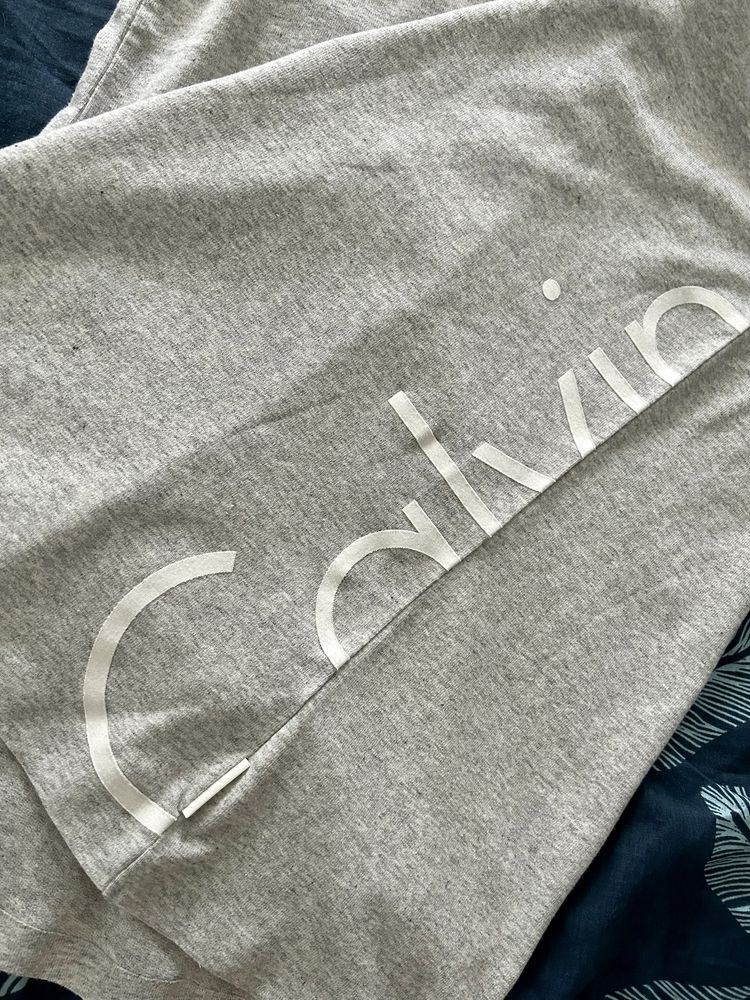 CK Calvin Klein НОВА тениска L