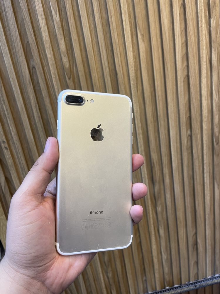 Iphone 7plus gold