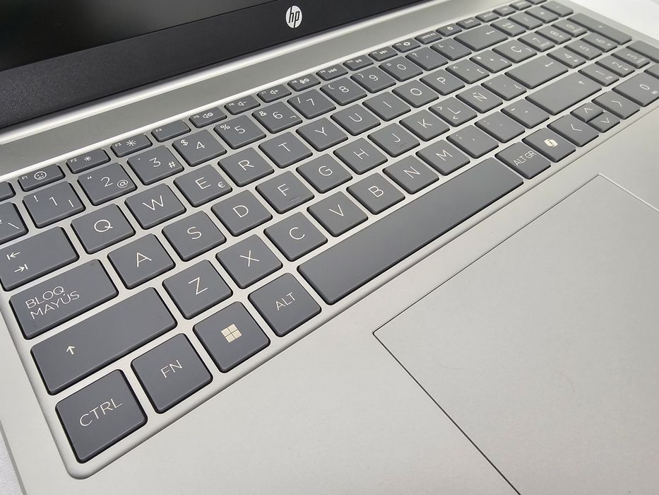 Vând laptop HP 15-fd0248ns