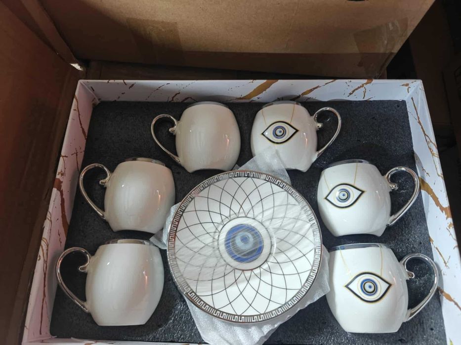 Луксозен сервиз за кафе