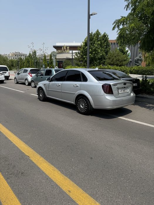 Lacette 2013 sotiladi