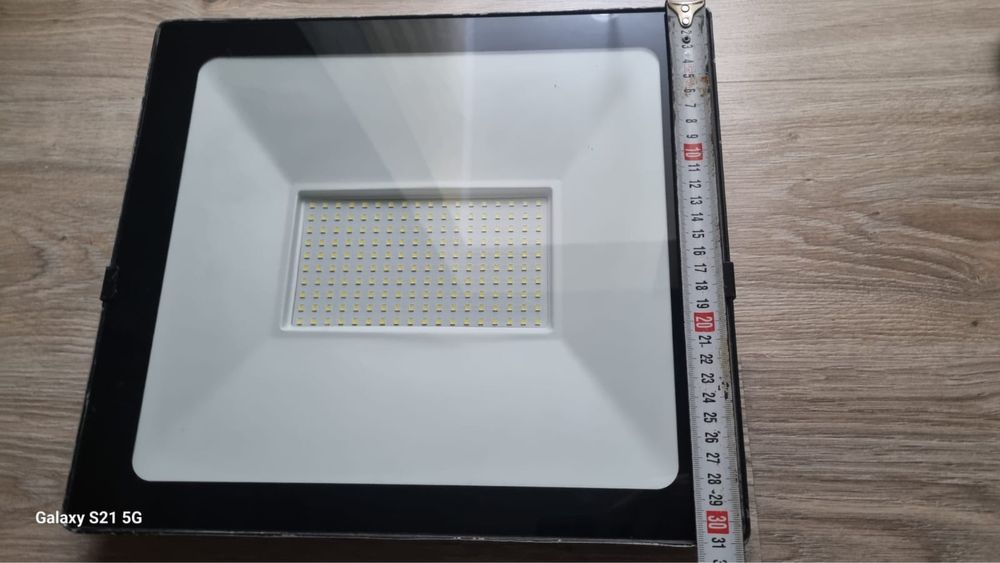 Продам яркий светодиодный LED прожектор