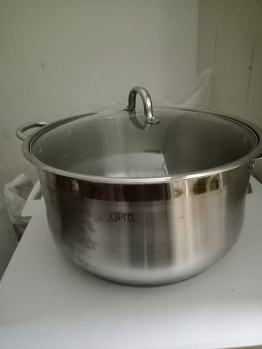 Продам кастрюлю нержавейка 27 л